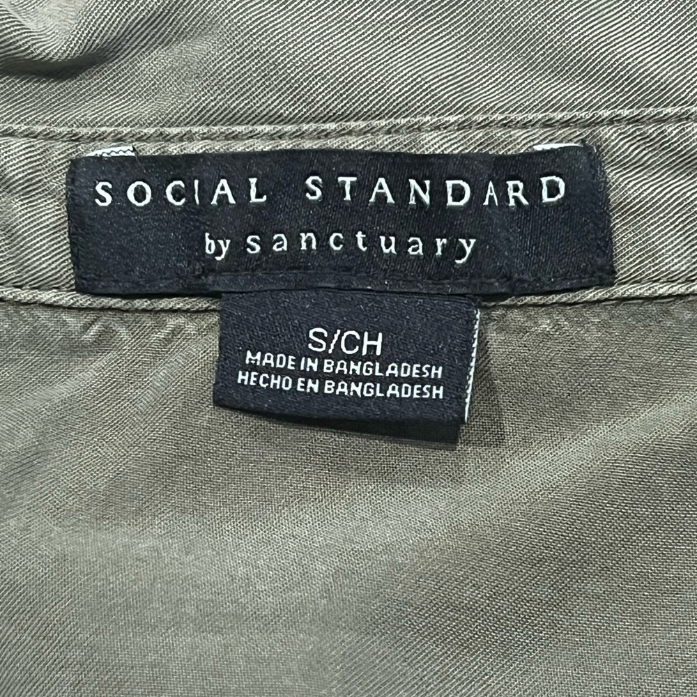 Social Standard by Sanctuary Hunter Olive Green Button Down Shirt Women’s Small - Picture 4 of 4